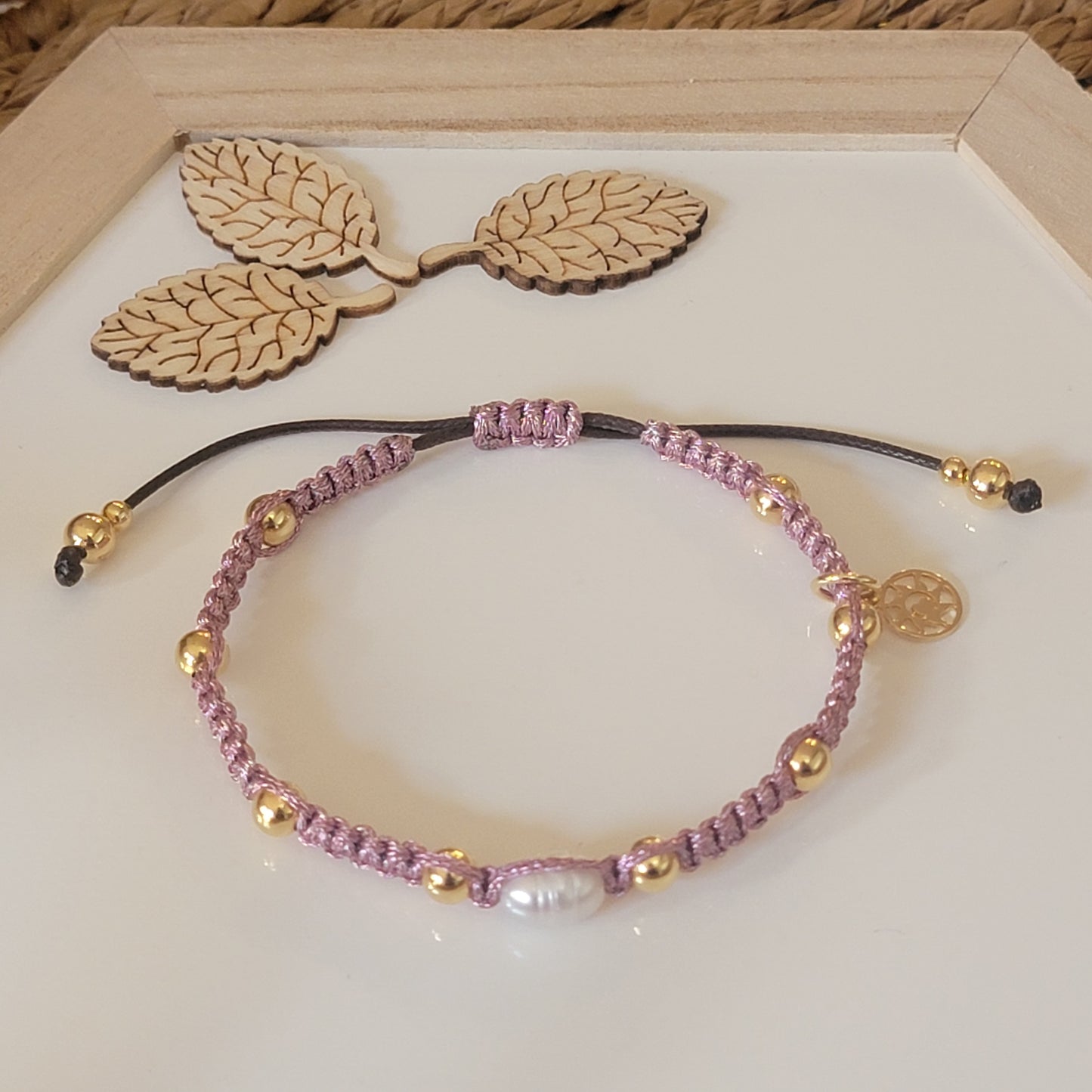 Adjustable Metallic Cord Bracelet with Pearl and Beads